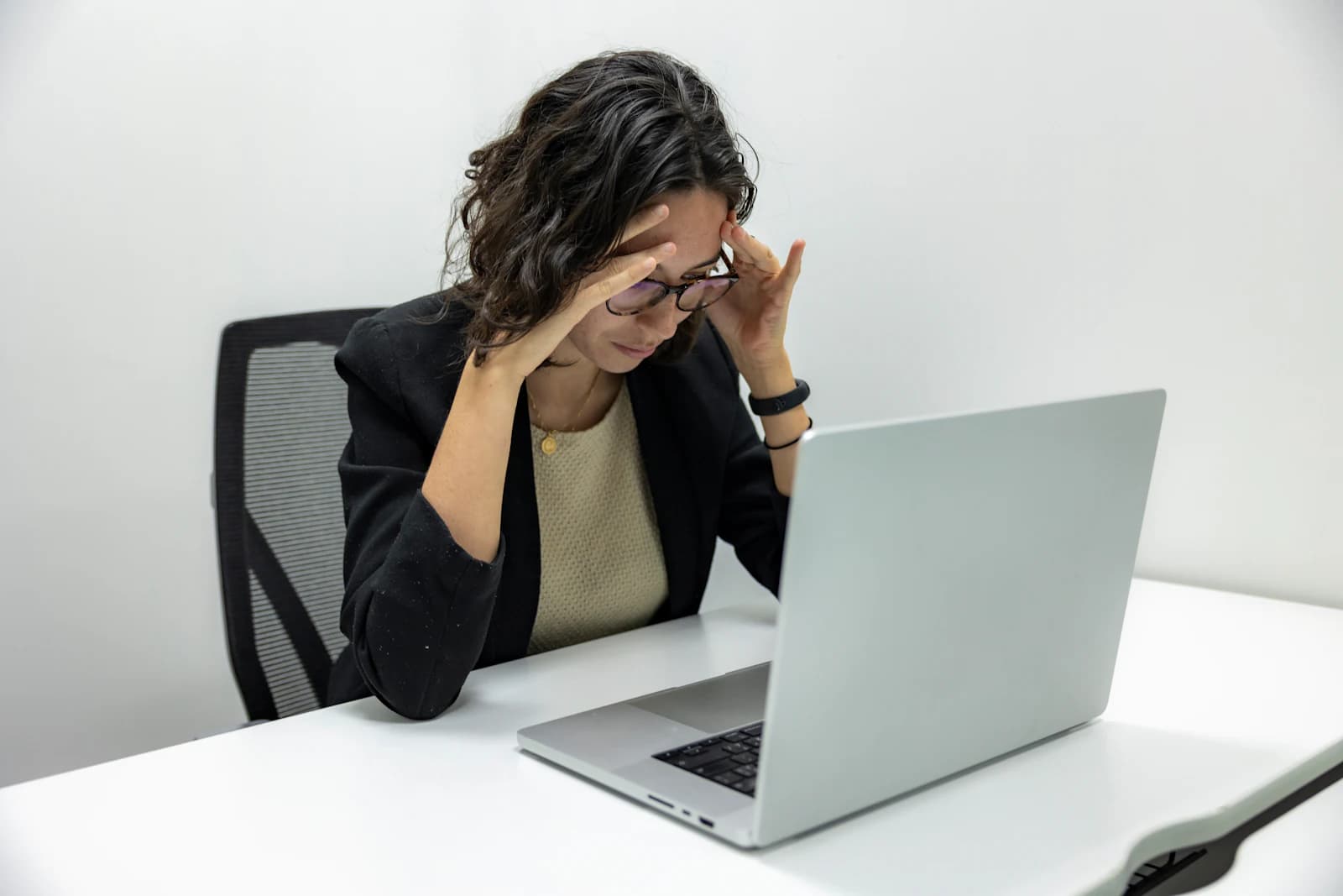 Cervicogenic Headache: When Your Headache Starts in the Neck