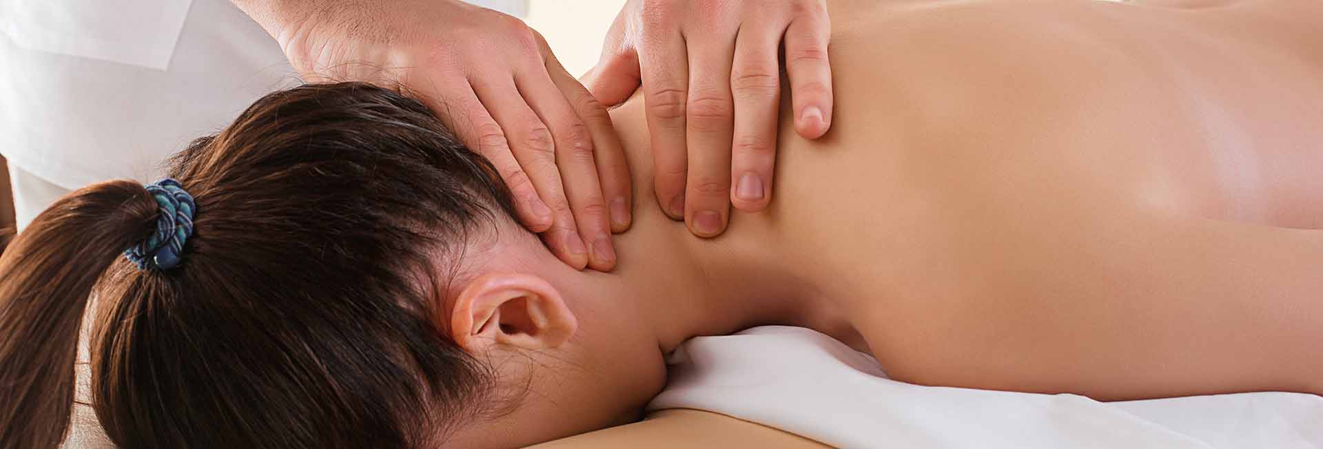 Physiotherapist Orthpedic Massage to patient