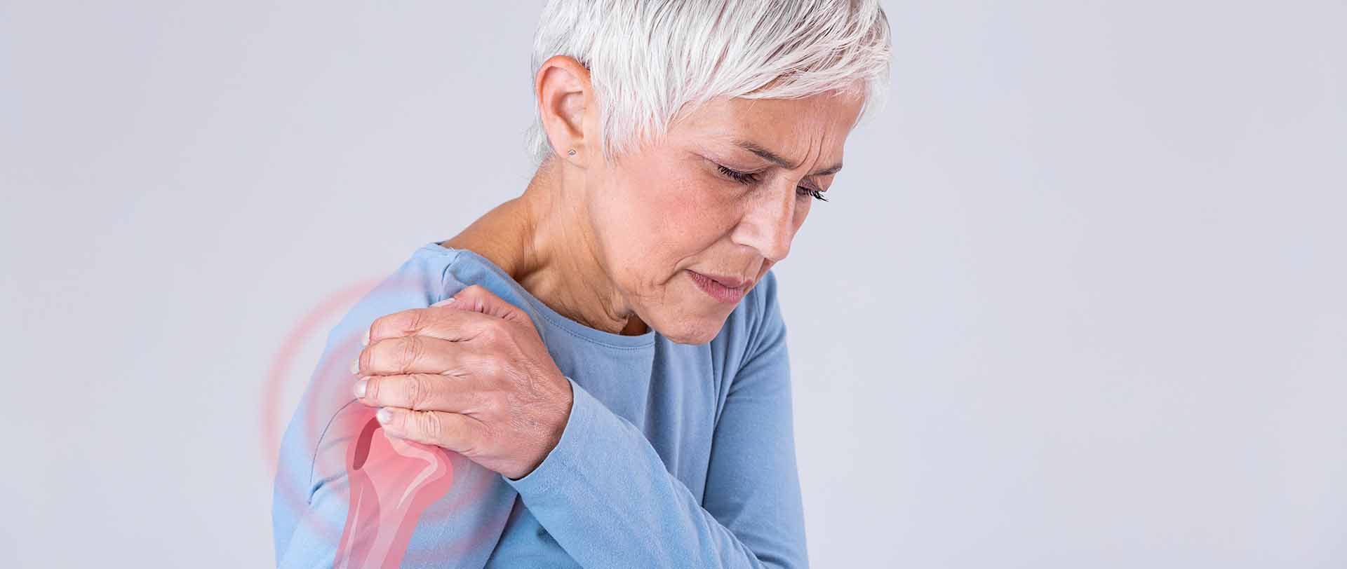 woman with shoulder pain